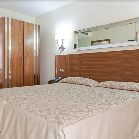 Hotel Gran Sol 4*